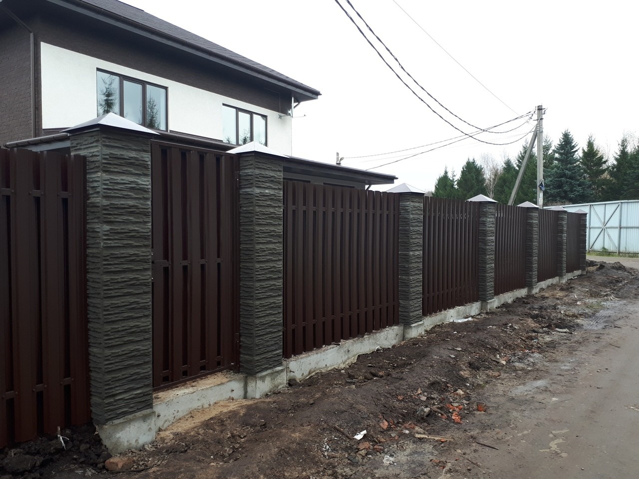 Забор шахматка 40м из штакетника столбы под камень фото3 в Новороссийске