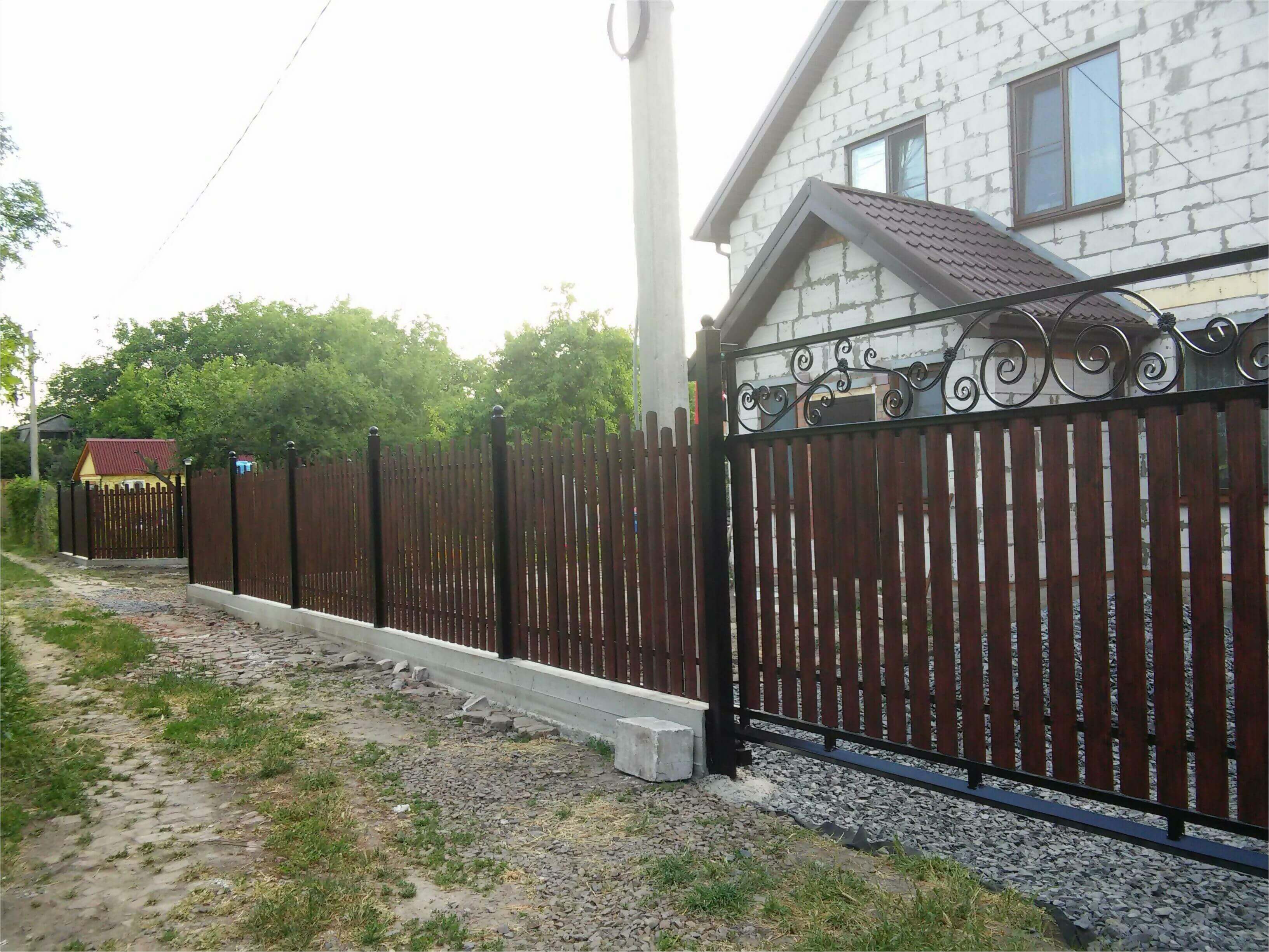 Забор из штакетника 90м фото1 в Новороссийске