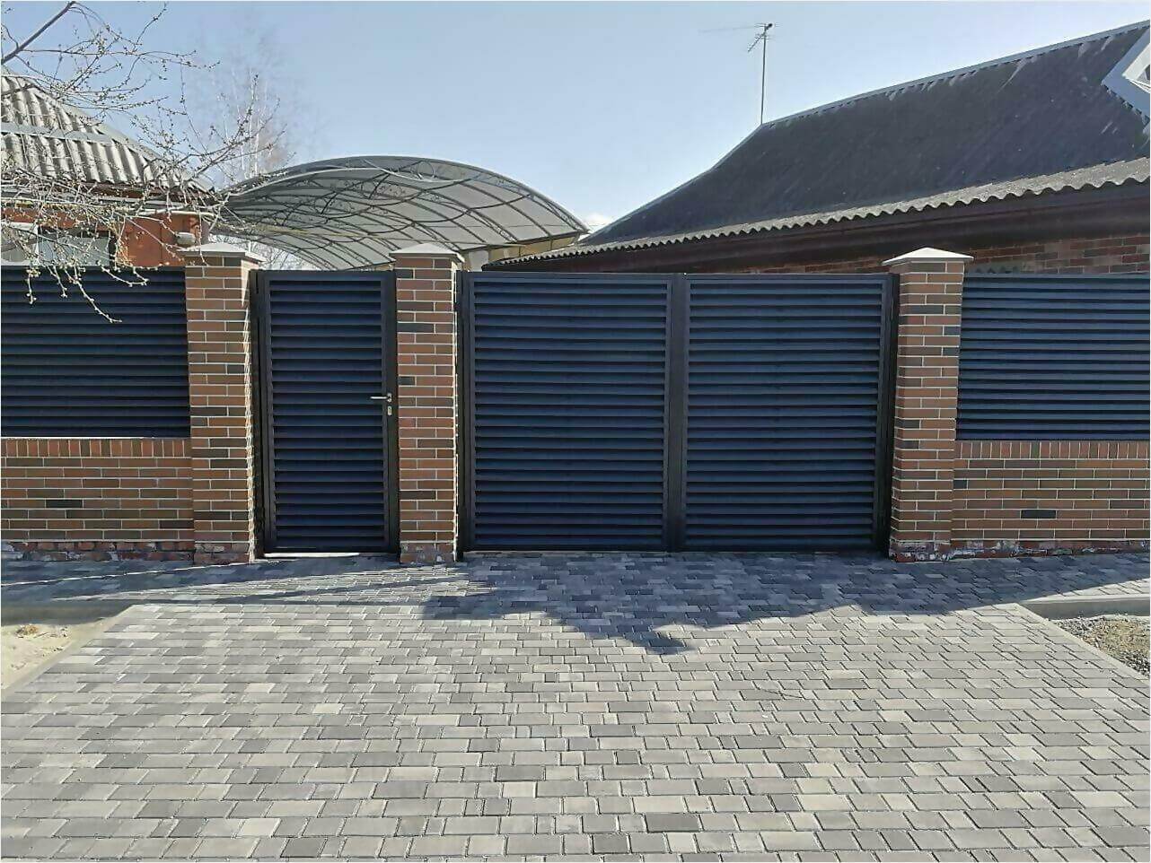 Забор-жалюзи 65м RAL7024 фото5 в Новороссийске
