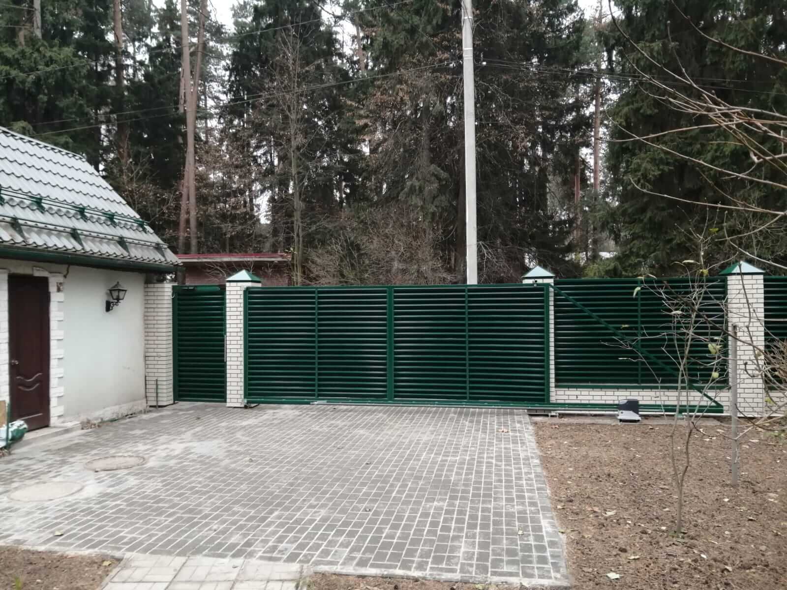 Забор-жалюзи с ламелями ЭКО-Z Зеленый Мох фото2 в Новороссийске