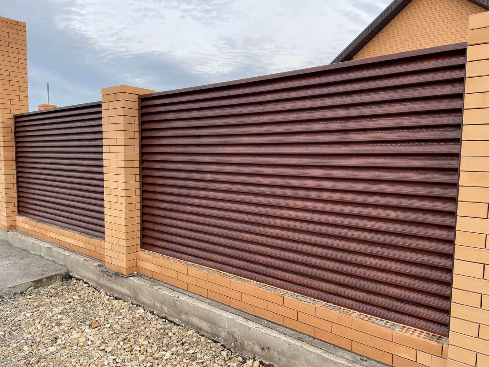 Забор с ламелями Еврожалюзи 53м SteelArt Античный Дуб фото1 в Новороссийске