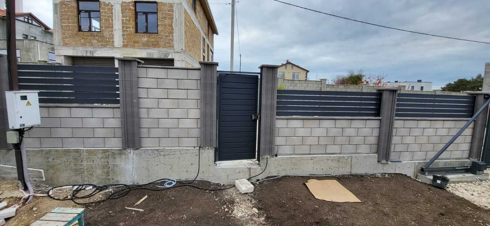 Забор-ранчо из металлопланкена 28м RAL7024 Серый Графит МАТТЕ фото 6 в Новороссийске