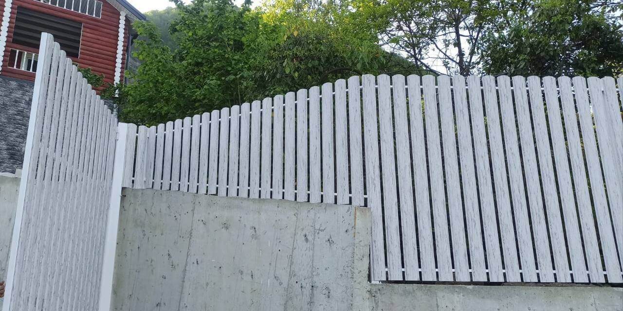 Забор из штакетника 41м в оттенке под дерево Беленый Дуб 2xPrintech двусторонний в Новороссийске