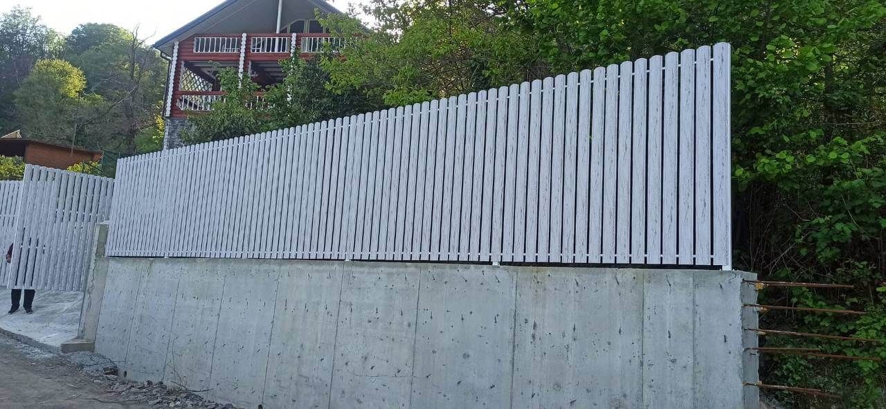 Забор из штакетника 41м в оттенке под дерево Беленый Дуб 2xPrintech двусторонний фото 9 в Новороссийске