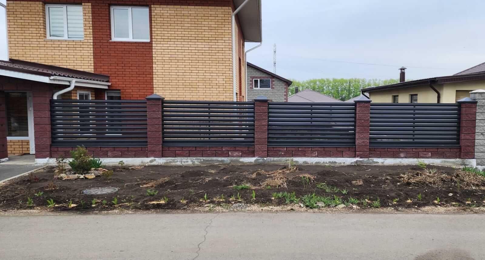Забор-ранчо из штакетника 21м RAL7024/7024 Серый Графит МАТТЕ фото 8 в Новороссийске