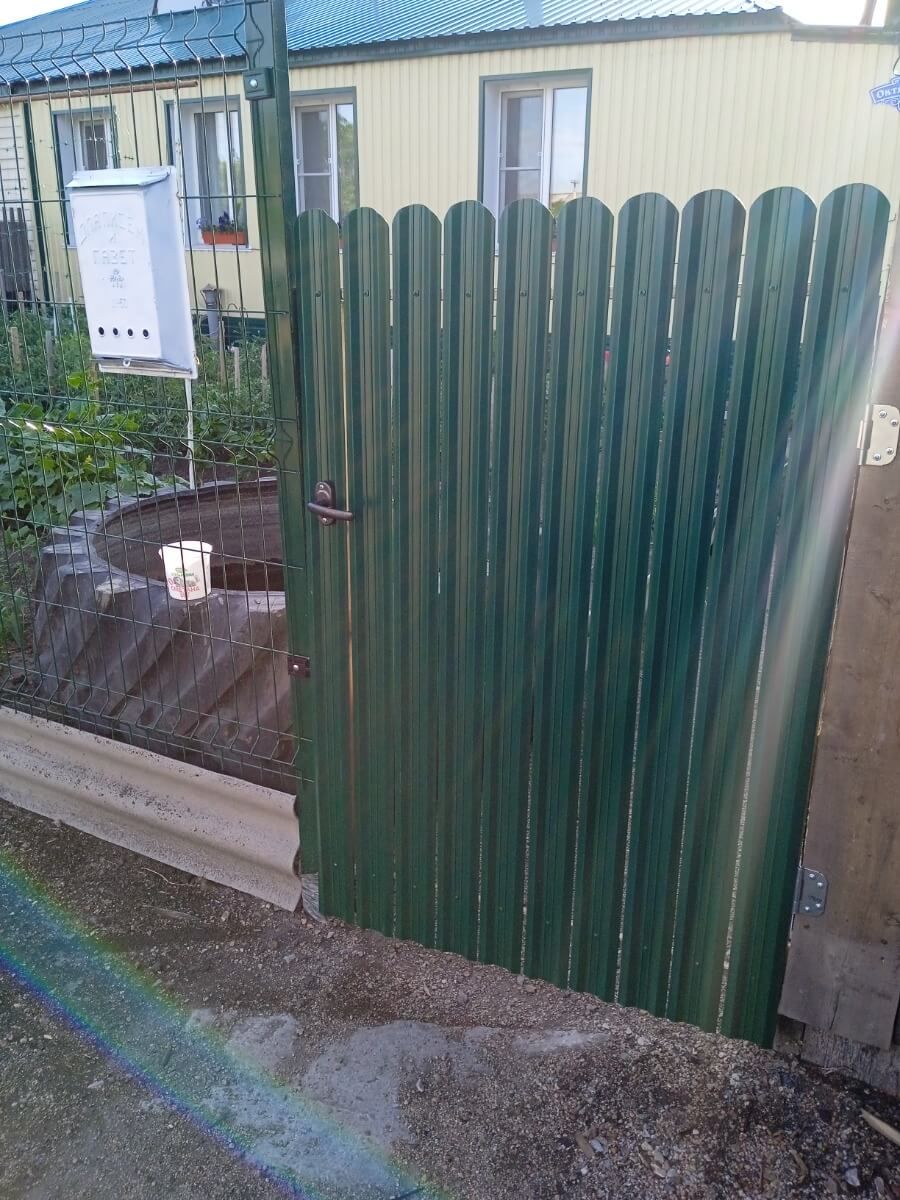 Калитка из штакетника ЭКО-М RAL6005/6005 Зеленый Мох двусторонний в Новороссийске