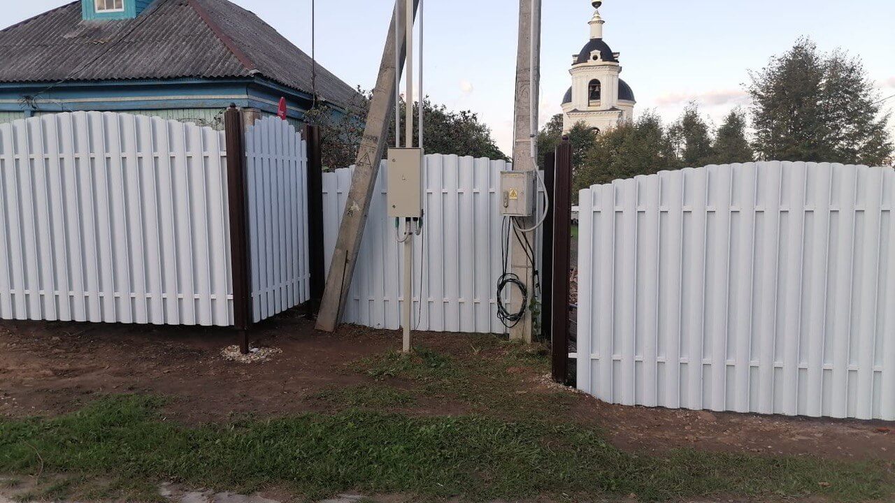 Забор из евроштакетника 24м RAL9003/9003 Белый двухсторонний фото 3 в Новороссийске