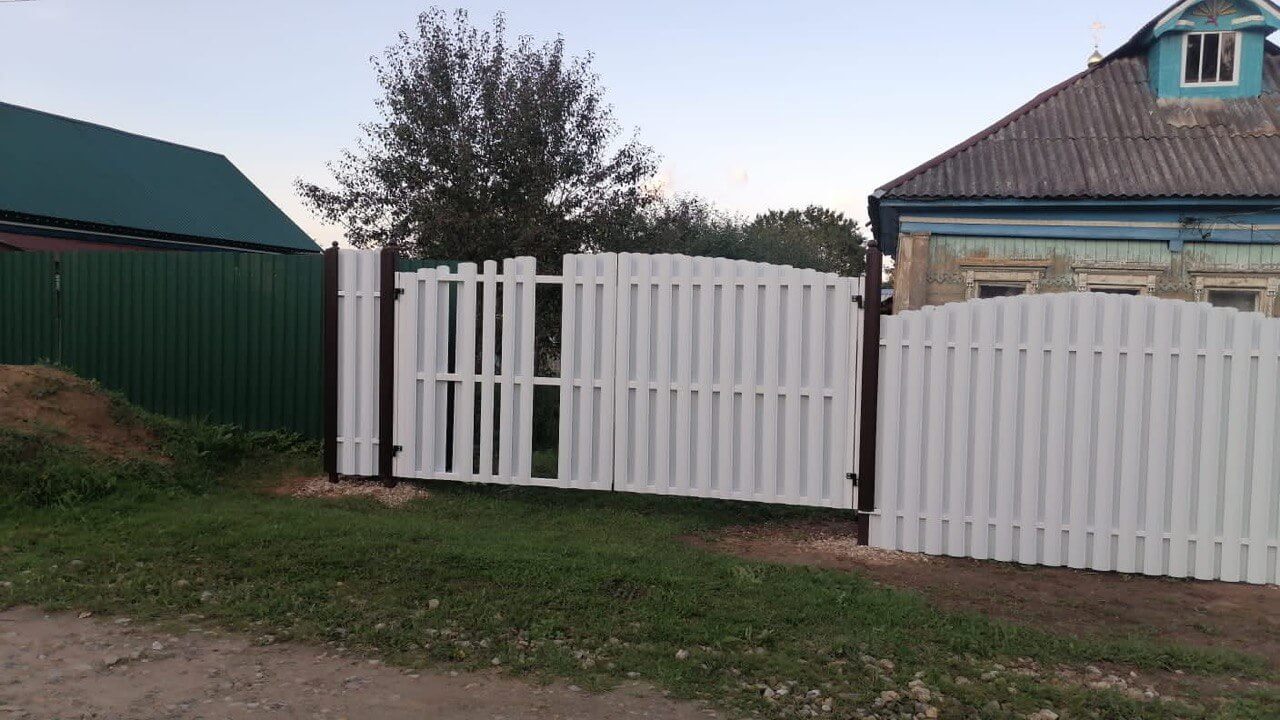 Забор из евроштакетника 24м RAL9003/9003 Белый двухсторонний фото 1 в Новороссийске