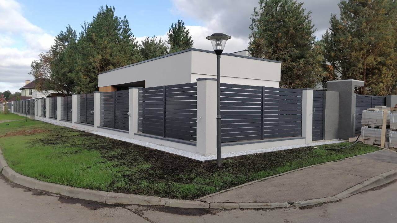 Забор-ранчо из металлопланкена 36м RAL7024 Серый Графит фото 7 в Новороссийске
