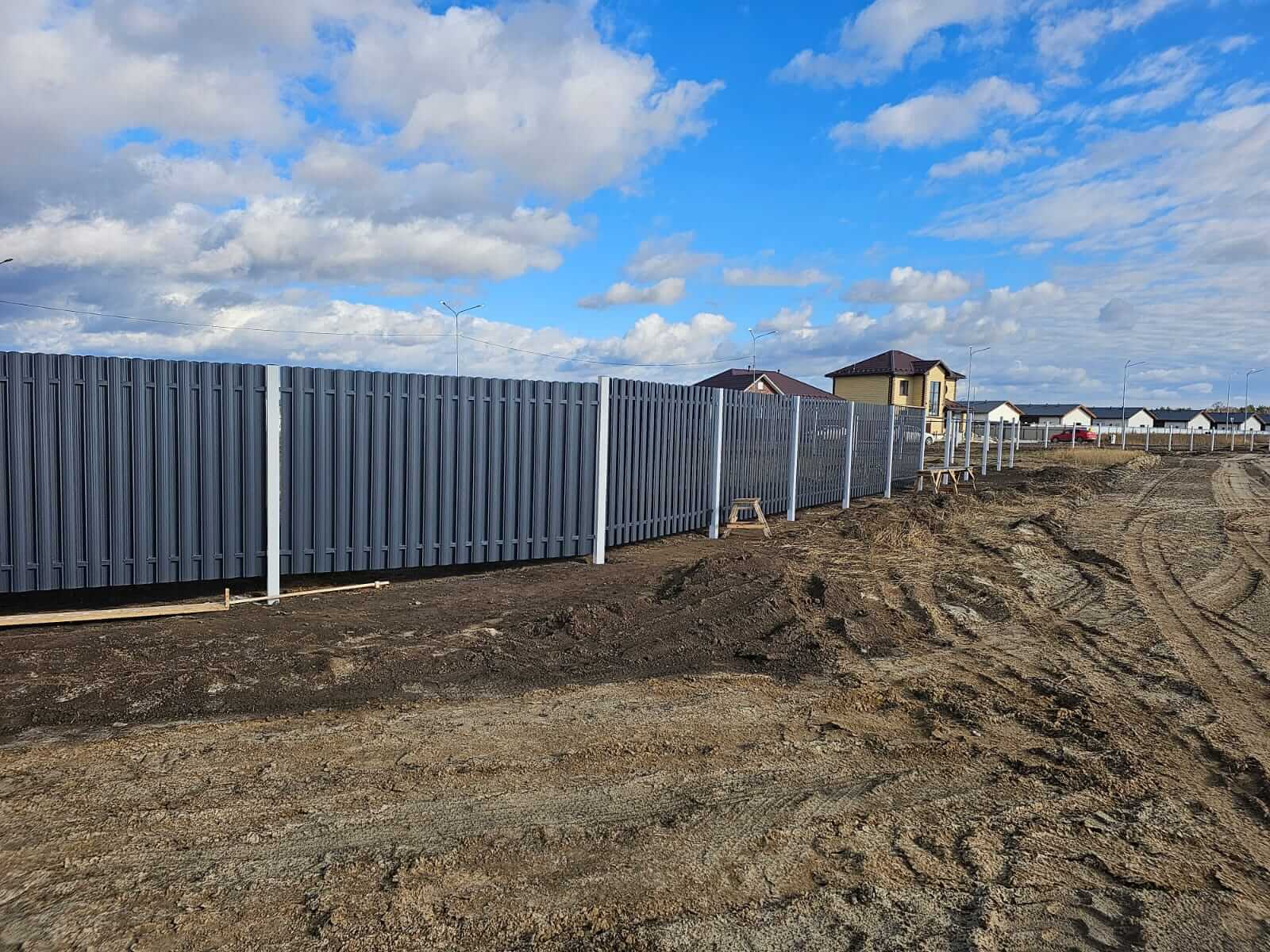 Забор из евроштакетника 234м RAL7024/7024 Серый Графит двусторонний фото 7 в Новороссийске