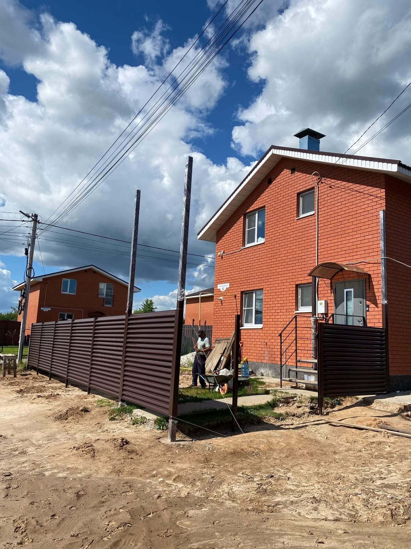 Забор-жалюзи из ламелей еврожалюзи 14м RAL8017 Шоколад фото 1 в Новороссийске
