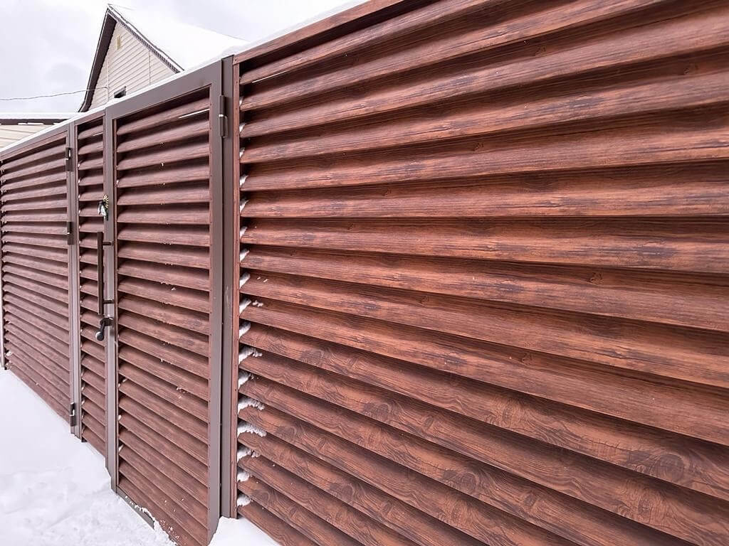 Забор-жалюзи из ламелей еврожалюзи 43м Каштан Printech фото 1 в Новороссийске