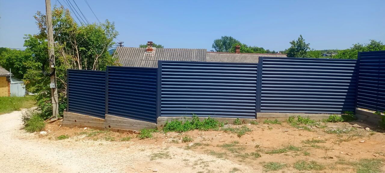 Забор-жалюзи из ламелей Еврожалюзи 53м RAL7024 Серый Графит МАТТЕ фото 6 в Новороссийске