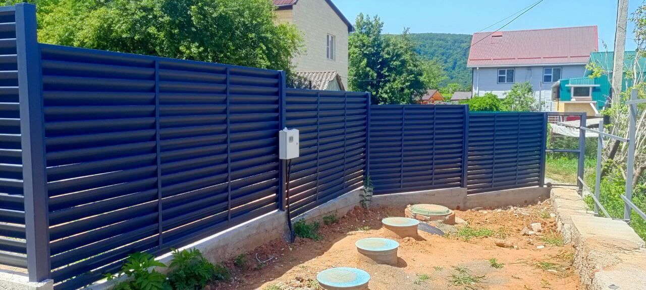 Забор-жалюзи из ламелей Еврожалюзи 53м RAL7024 Серый Графит МАТТЕ фото 2 в Новороссийске