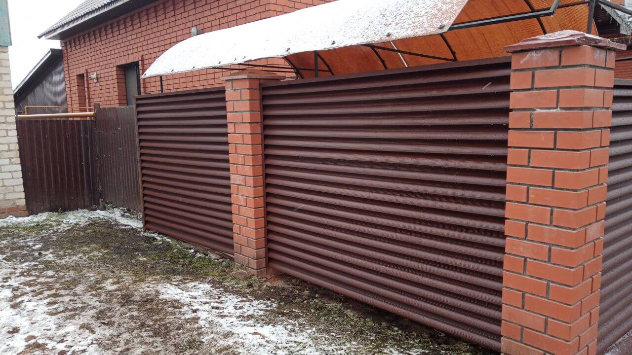 Забор из ламелей еврожалюзи 12м RAL8017/8017 Шоколад двусторонний МАТТЕ фото 4 в Новороссийске