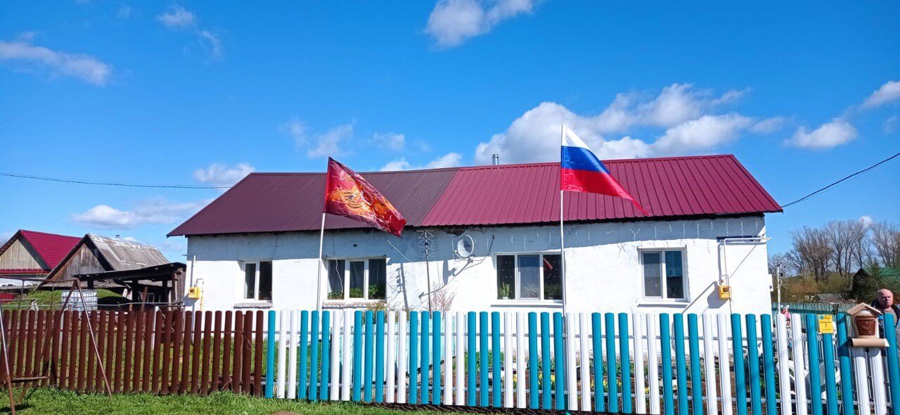 Забор из евроштакетника 16м RAL5021 Морская Волна, RAL9003 Белый в Новороссийске