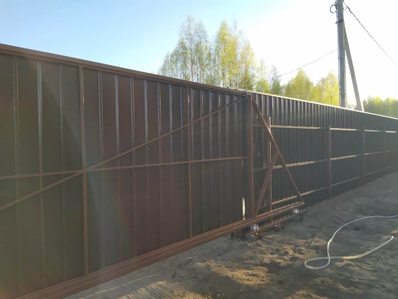 Забор из металлосайдинга ЕВРО-БРУС 25м Темный Каштан 3D Принтек фото 4 в Новороссийске