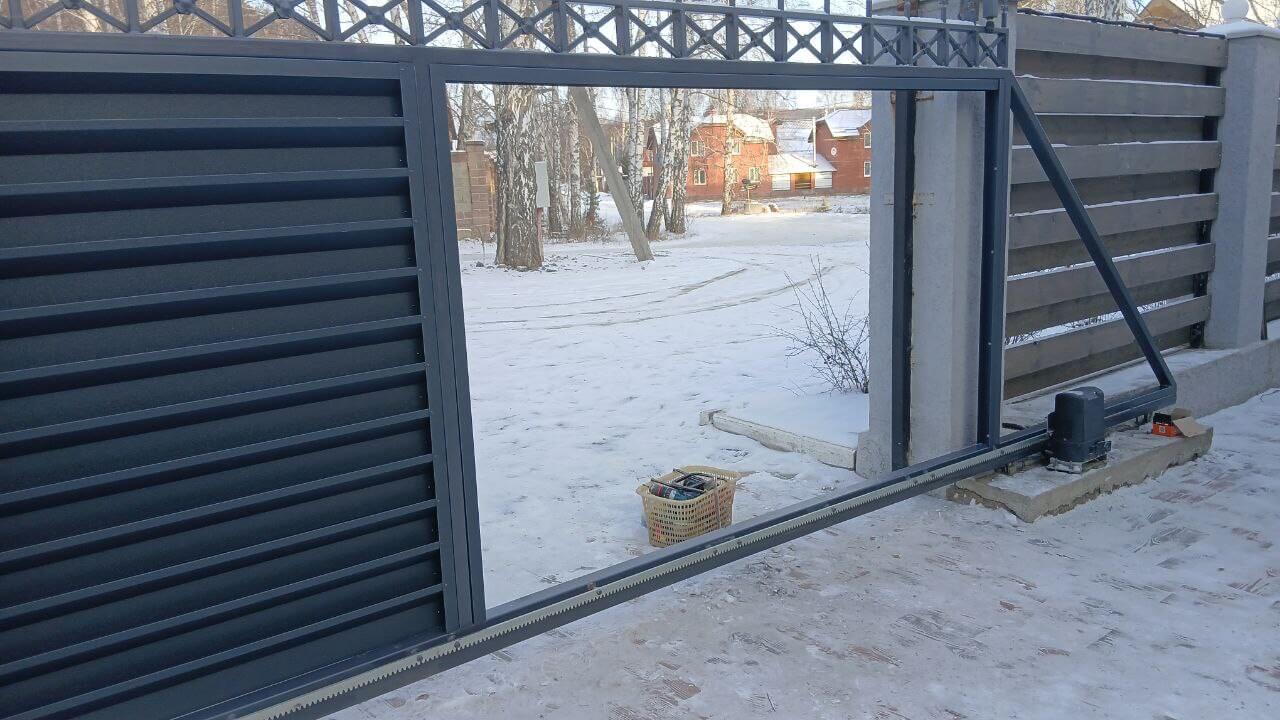 Входная группа из ламелей Хай-Тек RAL7024/7024 Серый Графит двусторонний МАТТЕ фото 10 в Новороссийске