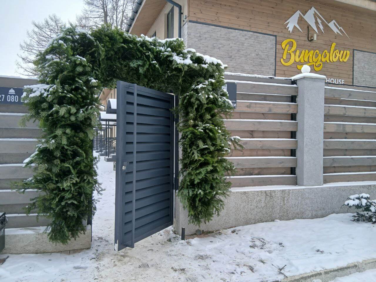 Входная группа из ламелей Хай-Тек RAL7024/7024 Серый Графит двусторонний МАТТЕ фото 15 в Новороссийске