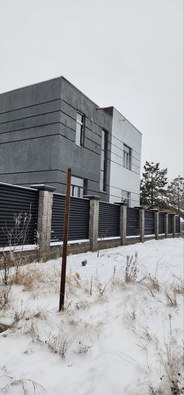Забор-жалюзи из ламелей ЭКО-Z 66м RAL9005/9005 Черный двусторонний МАТТЕ фото 1 в Новороссийске