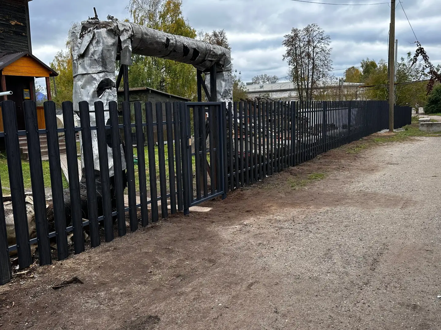 Забор из евроштакетника 63м Черное Дерево 3D Принтек фото 5 в Новороссийске