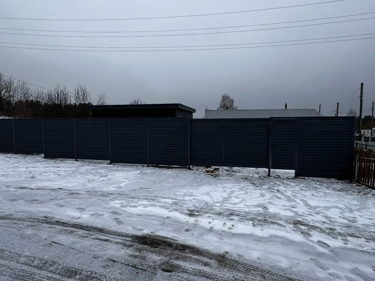 Забор-жалюзи из ламелей Хай-Тек 20м RAL7024/7024 Серый Графит двусторонний МАТТЕ фото 1 в Новороссийске