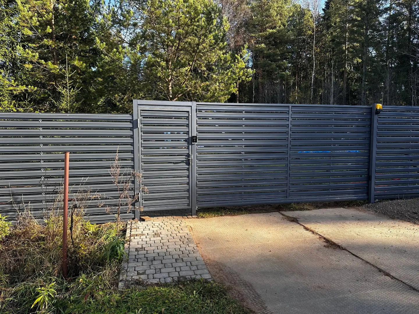 Забор-ранчо из евроштакетника 10м RAL7024 Серый Графит в Новороссийске