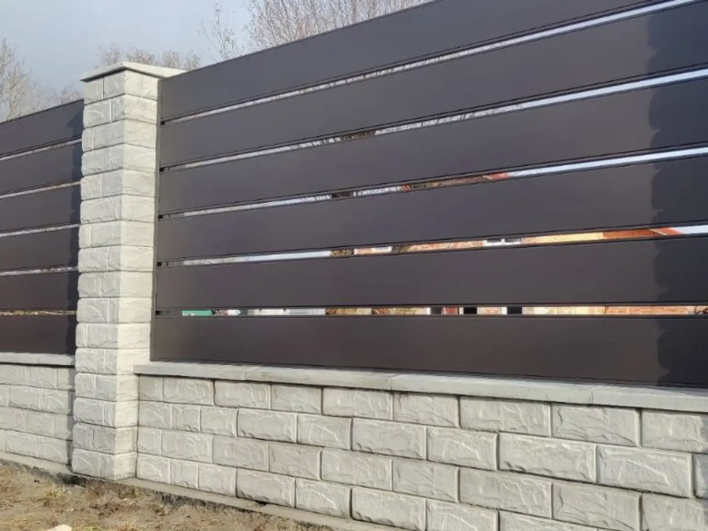 Забор-ранчо из металлопланкена 32м RAL8019 Темный Шоколад МАТТЕ фото 3 в Новороссийске
